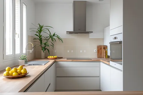 Devis détaillé pour travaux de rénovation complète de cuisine avec prix au mètre carré